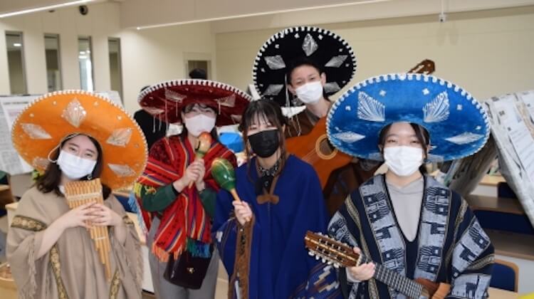 ラテンアメリカ研究会の展示(9日・10日)