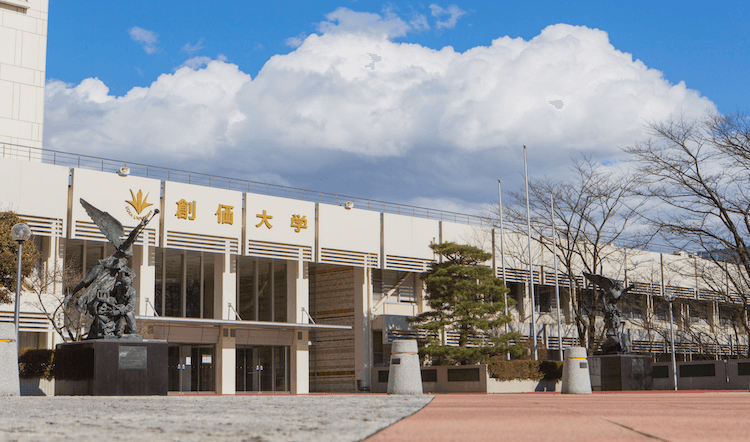 創立者の言葉に励まされ、進学を決意