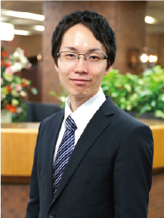 公正取引委員会 猪八重 馨さん　経済学科 2013年卒業