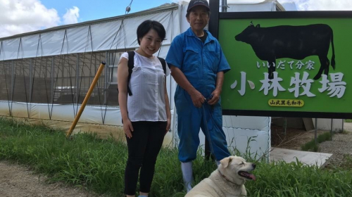 飯舘村から千葉県山武市に避難し、小林牧場を開いた酪農家の小林将男さんと的野さん