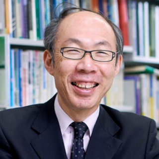 Junichi Kanzaka (Professor of the Faculty of Economics)