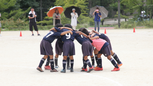 3年生の部で優勝した立川九小の選手たち