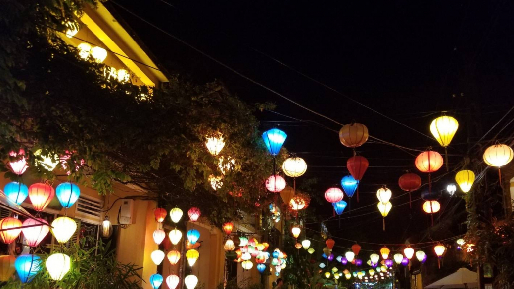 ベトナムの有名な観光地であるホイアンで撮った提灯の写真