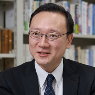 Shinichi Ushida (Associate Professor of the Faculty of Education)