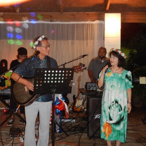 ミクロネシア副大統領主催のイベントにて夫妻で演奏
